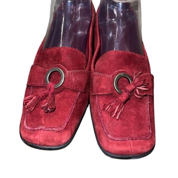 Liz Claiborne Shoes - Women's Liz Claiborne Red Suede Tassel Loafers Size 7M